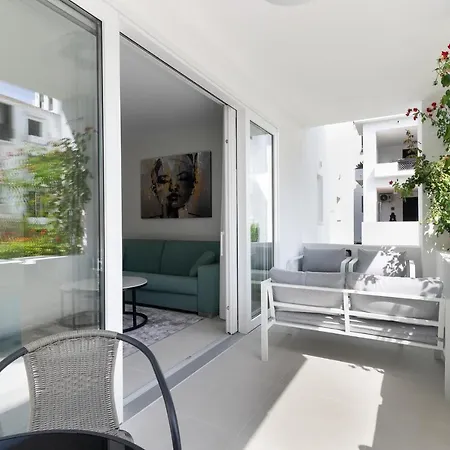 Beachfront Complex Jardines De Golondrinas Elviria *