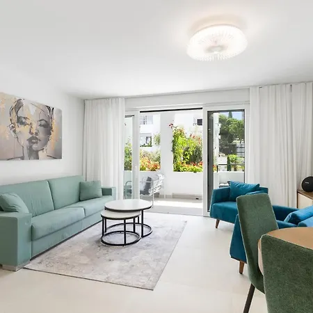 Beachfront Complex Jardines De Golondrinas Elviria Apartamento *