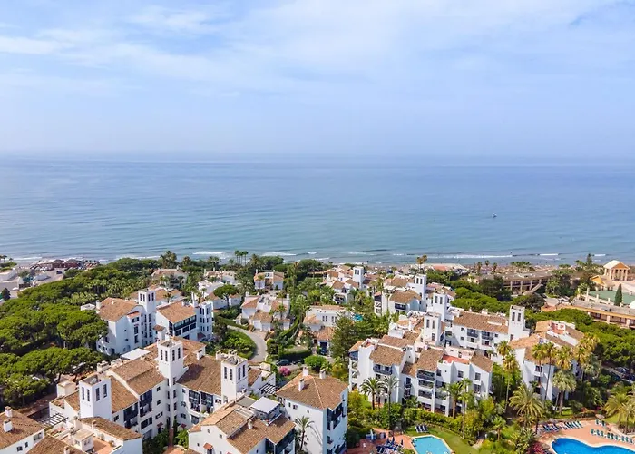 Beachfront Complex Jardines De Golondrinas Elviria *