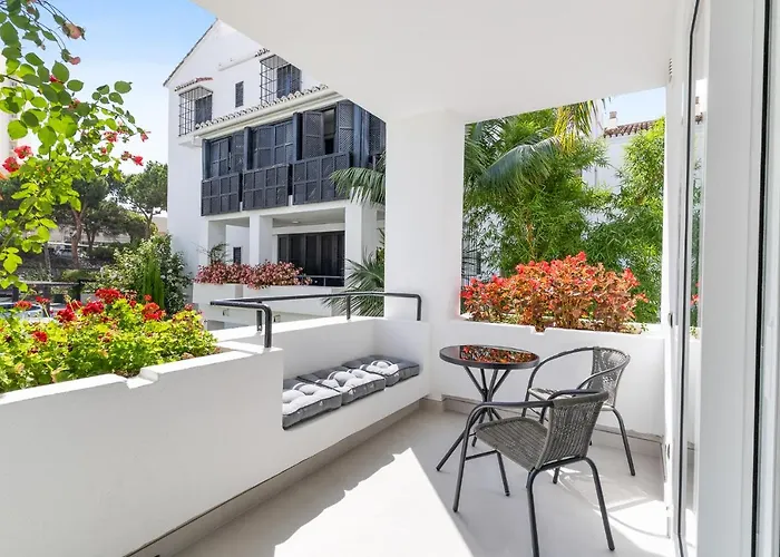 Beachfront Complex Jardines De Golondrinas Elviria *