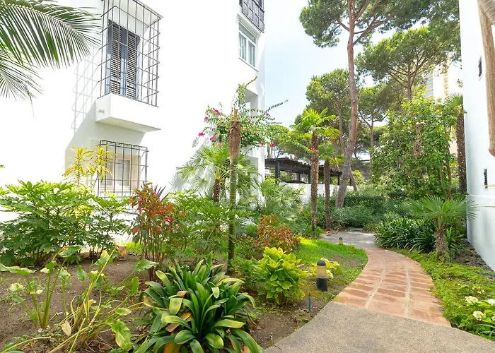 아파트 Beachfront Complex Jardines De Golondrinas Elviria *