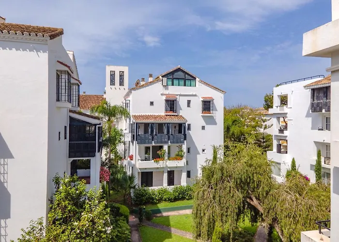 아파트 Beachfront Complex Jardines De Golondrinas Elviria