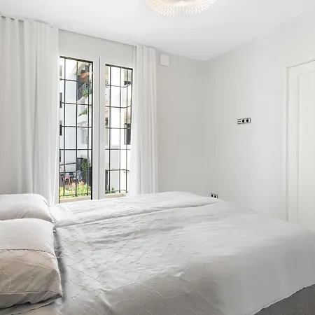 Beachfront Complex Jardines De Golondrinas Elviria 公寓 马尔韦利亚